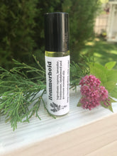 Load image into Gallery viewer, Hemorrhoid essential oil roller bottle blend 10ml