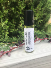 Load image into Gallery viewer, Cuticle Oil Conditioner made with essential oils 10 ml
