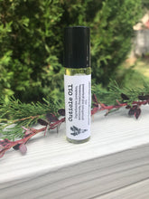 Load image into Gallery viewer, Cuticle Oil Conditioner made with essential oils 10 ml
