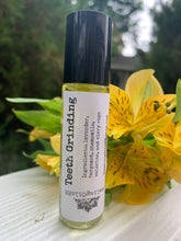 Load image into Gallery viewer, Teeth Grinding Essential oil Blend 10 ml roller roll-on
